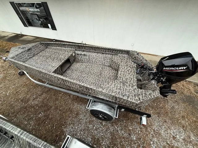 Slide: The Image of Edge Boats 553 DB 2026 - 10