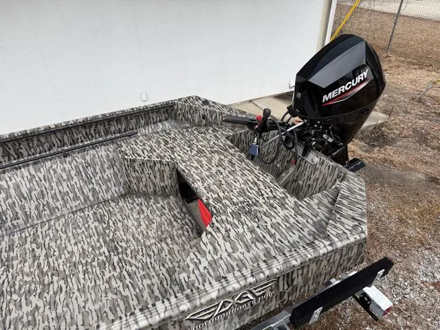 Slide: The Image of Edge Boats 553 DB 2026 - 11