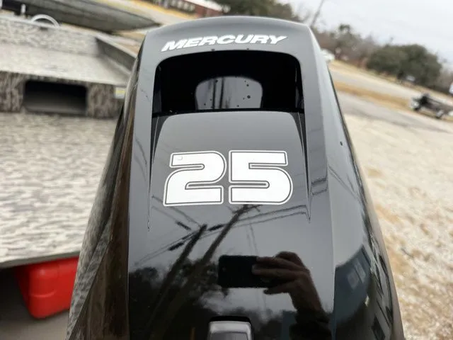 Slide: The Image of Edge Boats 553 DB 2026 - 5