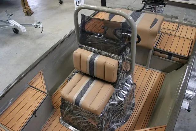 Slide: The Image of Edge Boats 963 CC 2026 - 11
