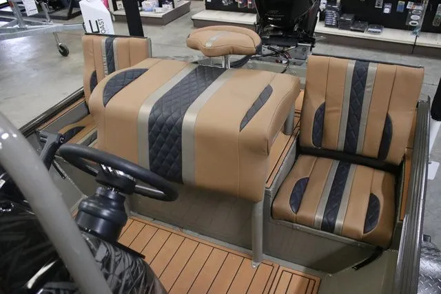 Slide: The Image of Edge Boats 963 CC 2026 - 6