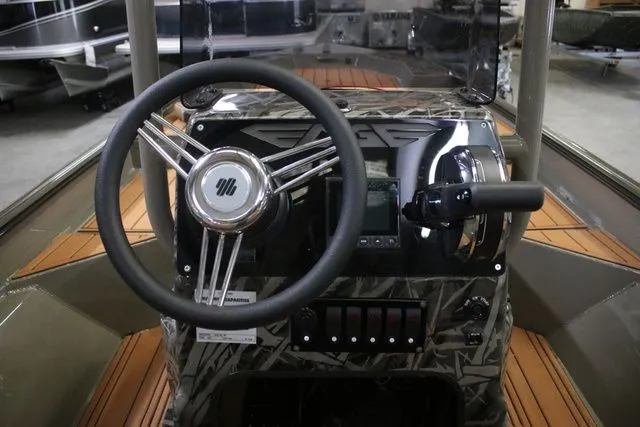 Slide: The Image of Edge Boats 963 CC 2026 - 8