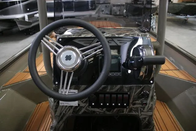 Slide: The Image of Edge Boats 963 CC 2026 - 9