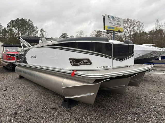 Slide: The Image of Avalon LSZ - 23 FT Quad Lounger 2026 - 20