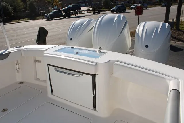 Slide: The Image of Albemarle 30 Express 2024 - 19