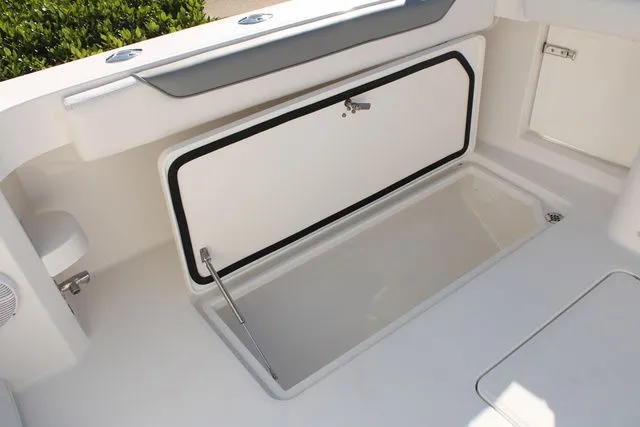 Slide: The Image of Albemarle 30 Express 2024 - 34