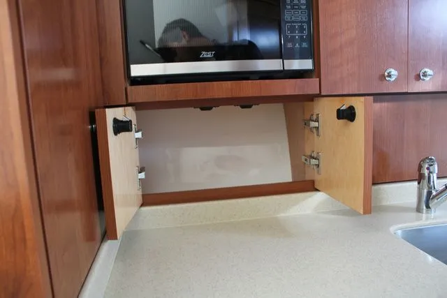 Slide: The Image of Albemarle 30 Express 2024 - 80