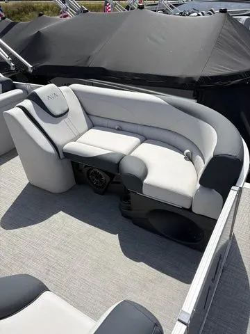 Slide: The Image of Avalon LSZ - 23 FT VRL 2026 - 13