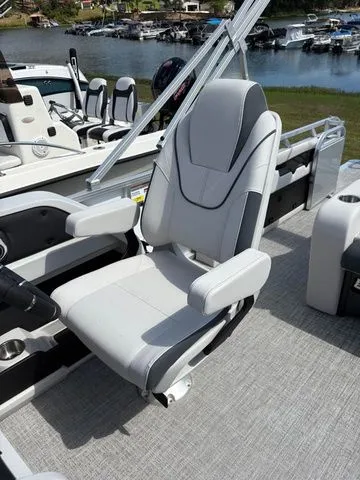 Slide: The Image of Avalon LSZ - 23 FT VRL 2026 - 4