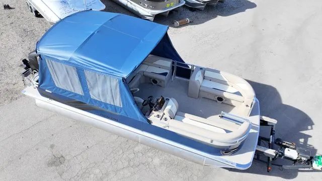 Slide: The Image of Avalon Venture 85 - 23 FT Rear Fish 2026 - 10
