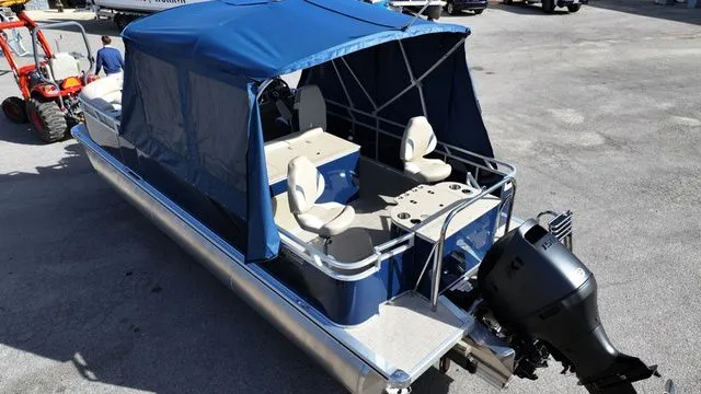 Slide: The Image of Avalon Venture 85 - 23 FT Rear Fish 2026 - 7