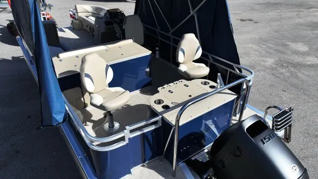 Slide: The Image of Avalon Venture 85 - 23 FT Rear Fish 2026 - 8