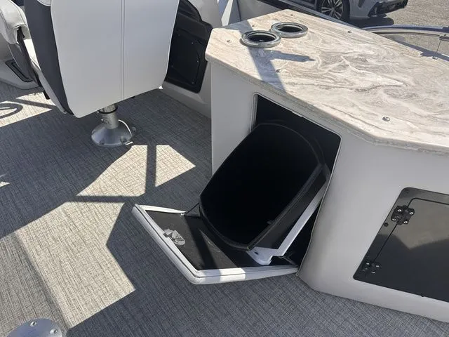 Slide: The Image of Tahoe Cascade - 23 FT Cruise Rear Bench 2025 - 12