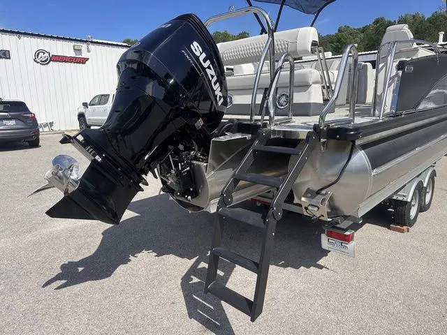 Slide: The Image of Tahoe Cascade - 23 FT Cruise Rear Bench 2025 - 19