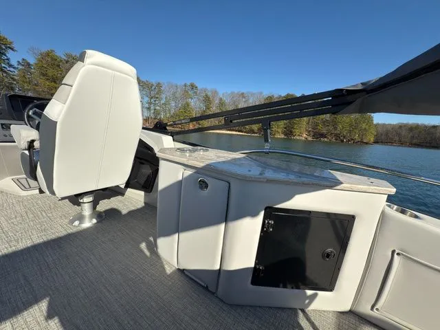 Slide: The Image of Tahoe Cascade - 23 FT Cruise Rear Bench 2025 - 24