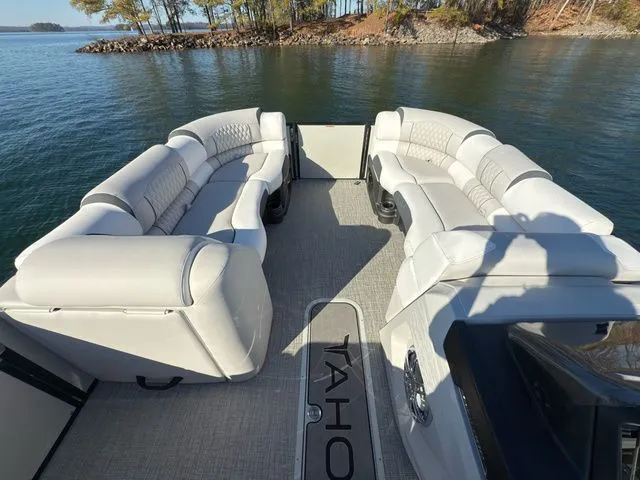 Slide: The Image of Tahoe Cascade - 23 FT Cruise Rear Bench 2025 - 27