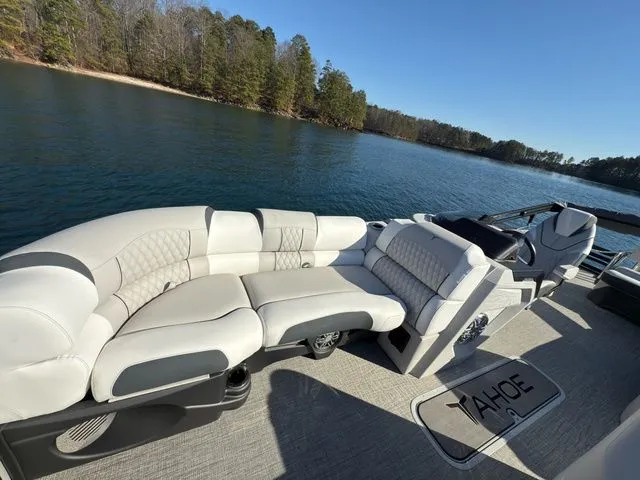 Slide: The Image of Tahoe Cascade - 23 FT Cruise Rear Bench 2025 - 29