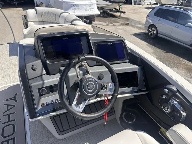 Slide: The Image of Tahoe Cascade - 23 FT Cruise Rear Bench 2025 - 7