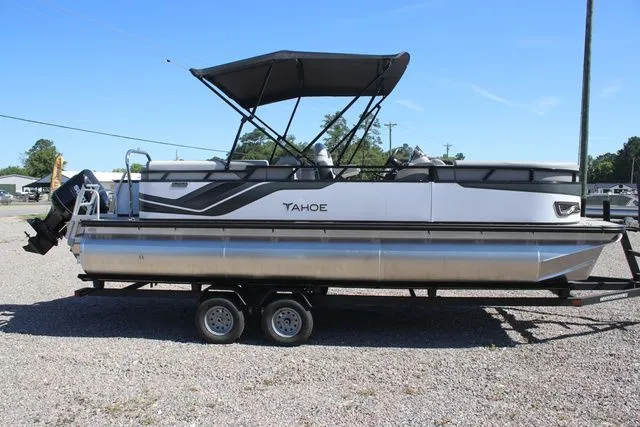 Slide: The Image of Tahoe Sport 85 - 23 FT Quad Lounger 2025 - 3