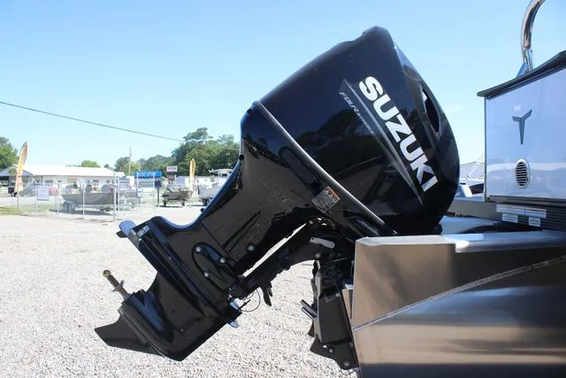 Slide: The Image of Tahoe Sport 85 - 23 FT Quad Lounger 2025 - 4