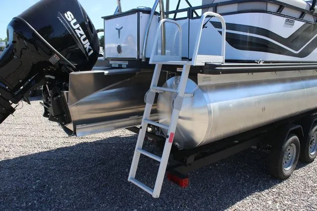 Slide: The Image of Tahoe Sport 85 - 23 FT Quad Lounger 2025 - 5