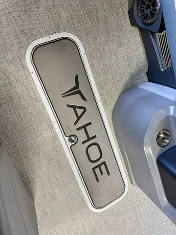 Slide: The Image of Tahoe LTZ - 23 FT Cruise Rear Bench 2025 - 22