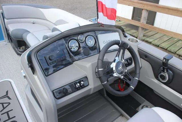 Slide: The Image of Tahoe LTZ - 23 FT Cruise Rear Bench 2025 - 5