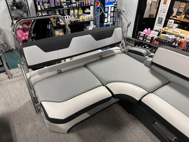 Slide: The Image of Tahoe Cascade - 23 FT Cruise Rear Bench 2025 - 10