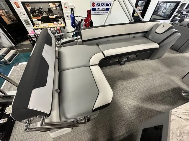 Slide: The Image of Tahoe Cascade - 23 FT Cruise Rear Bench 2025 - 11