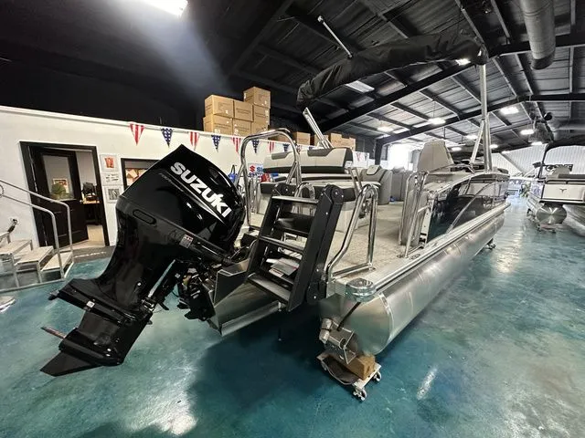 Slide: The Image of Tahoe Cascade - 23 FT Cruise Rear Bench 2025 - 5