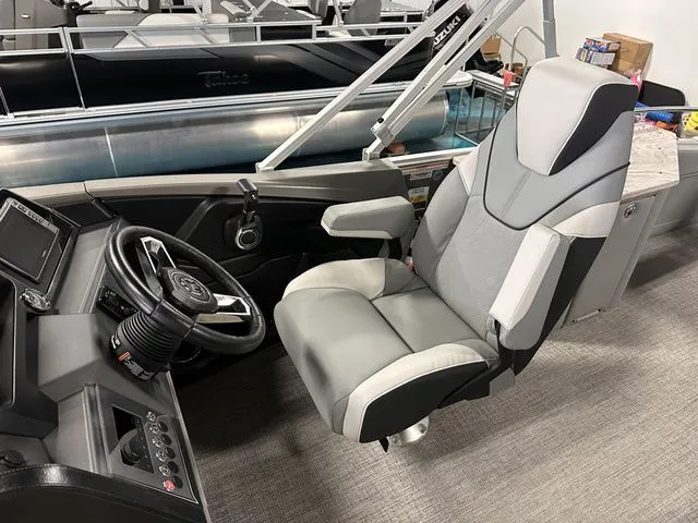 Slide: The Image of Tahoe Cascade - 23 FT Cruise Rear Bench 2025 - 8