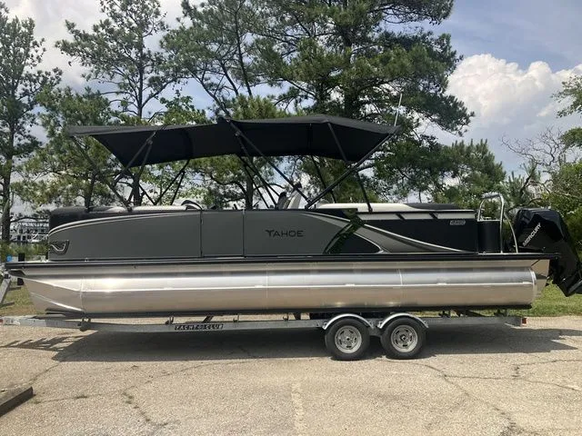 The Image of Tahoe LTZ - Quad Lounger 25' 2025 - 1
