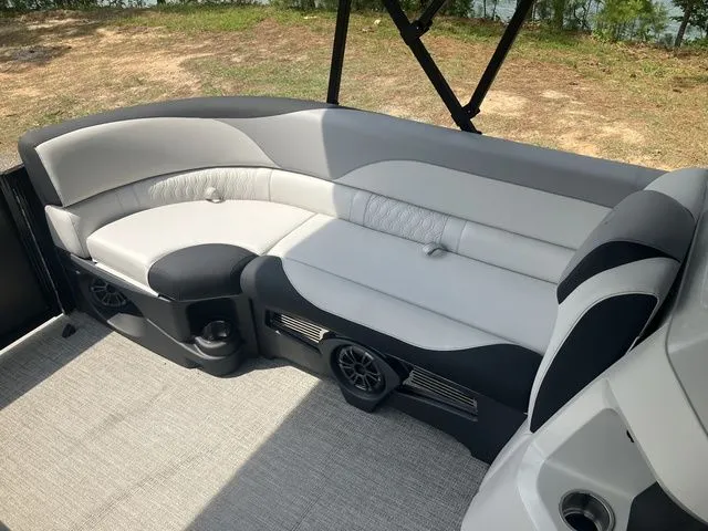 Slide: The Image of Tahoe LTZ - Quad Lounger 25' 2025 - 13