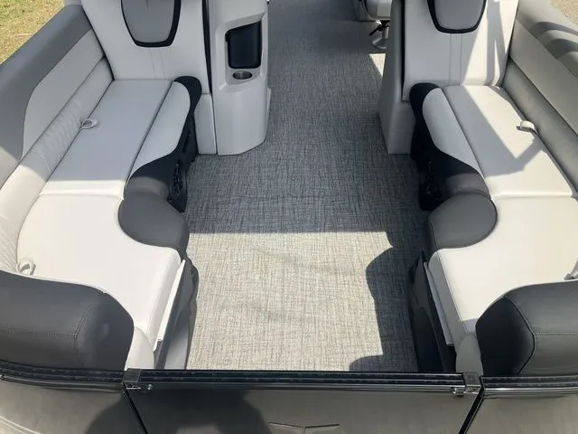 Slide: The Image of Tahoe LTZ - Quad Lounger 25' 2025 - 14