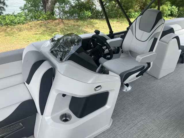 Slide: The Image of Tahoe LTZ - Quad Lounger 25' 2025 - 16