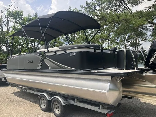 Slide: The Image of Tahoe LTZ - Quad Lounger 25' 2025 - 18