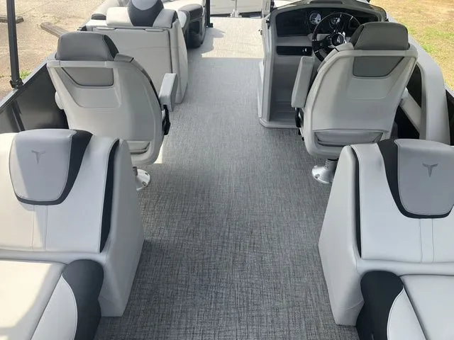 Slide: The Image of Tahoe LTZ - Quad Lounger 25' 2025 - 6