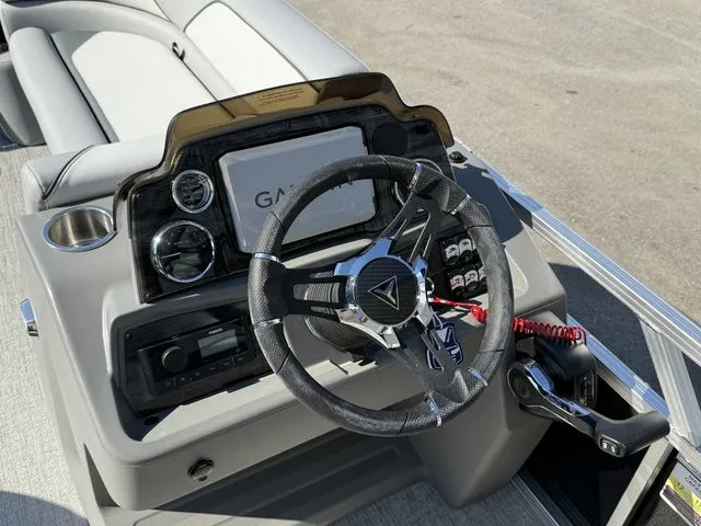 Slide: The Image of Tahoe Sport 85 - 21 FT Cruise 2026 - 14