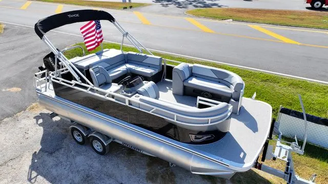 Slide: The Image of Tahoe Sport 85 - 21 FT Cruise 2026 - 4