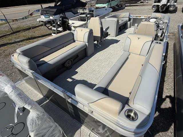 Slide: The Image of Tahoe Sport 85 - 23 FT Quad Lounger 2026 - 13
