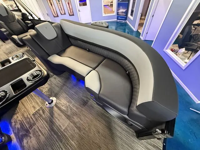 Slide: The Image of Tahoe Cascade - 25 FT Quad Lounger 2026 - 7