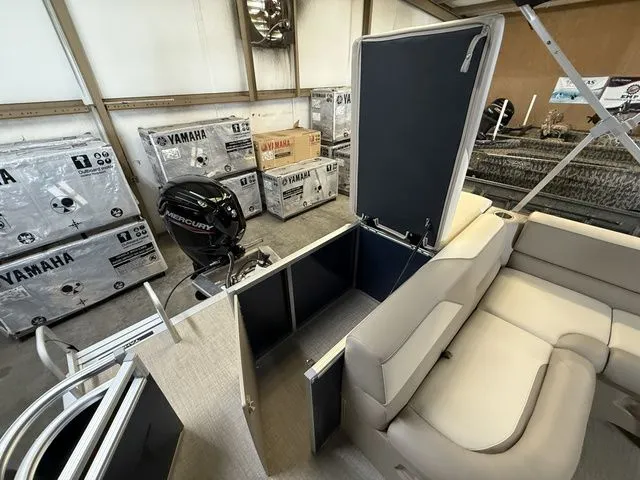 Slide: The Image of Tahoe Sport - 23 FT Cruise 2026 - 10