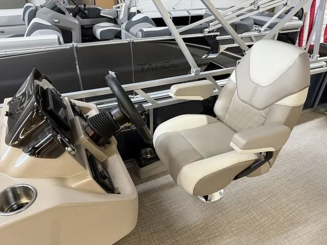 Slide: The Image of Tahoe Sport - 23 FT Cruise 2026 - 4