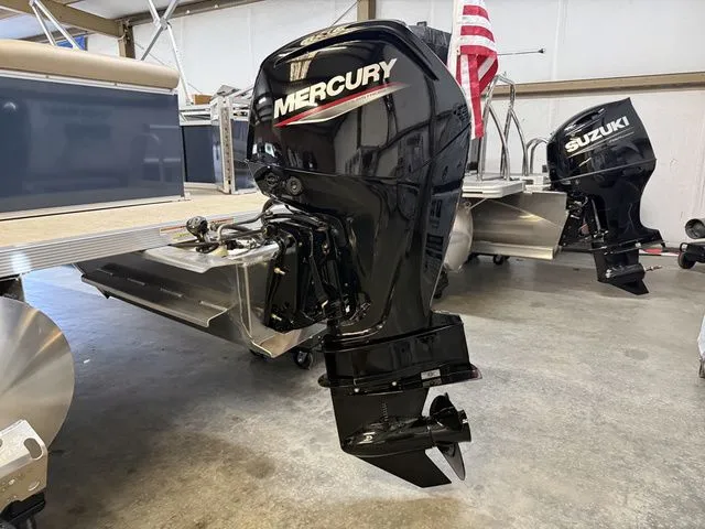 Slide: The Image of Tahoe Sport - 23 FT Cruise 2026 - 5