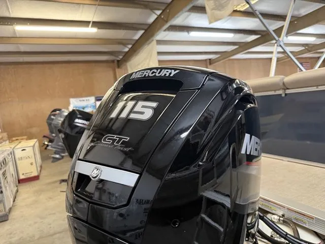 Slide: The Image of Tahoe Sport - 23 FT Cruise 2026 - 6