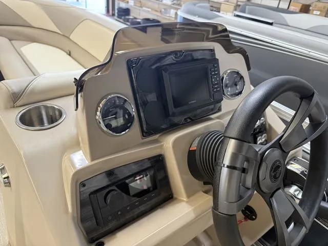 Slide: The Image of Tahoe Sport - 23 FT Cruise 2026 - 8