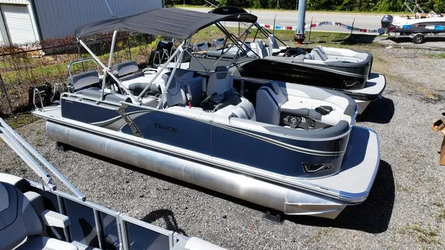 The Image of Tahoe LTZ - 23 FT Quad Lounger Shift 2026 - 1