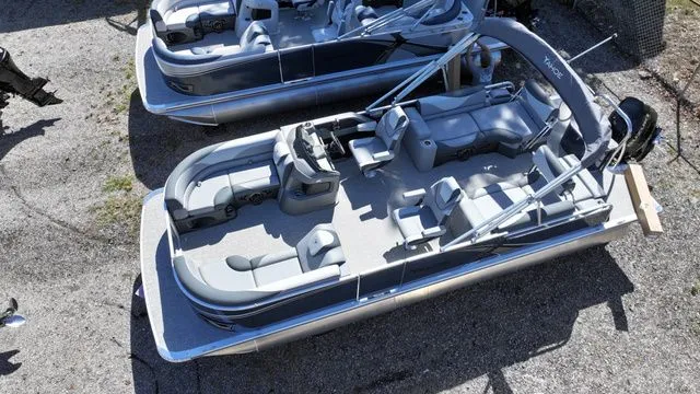 Slide: The Image of Tahoe LTZ - 23 FT Quad Lounger Shift 2026 - 3