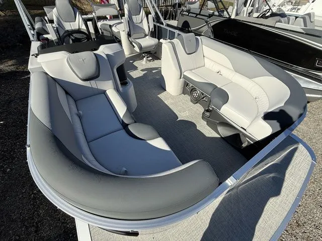 Slide: The Image of Tahoe LTZ - 23 FT Quad Lounger Shift 2026 - 5