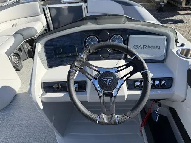 Slide: The Image of Tahoe LTZ - 23 FT Quad Lounger Shift 2026 - 9